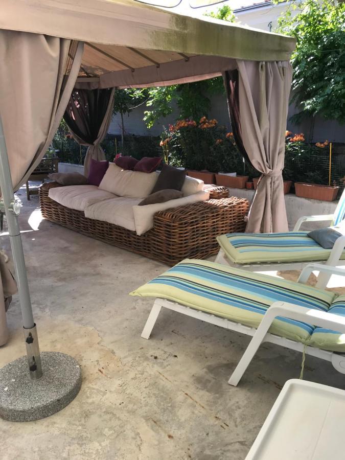 Violette Leilighet Bordeaux Eksteriør bilde